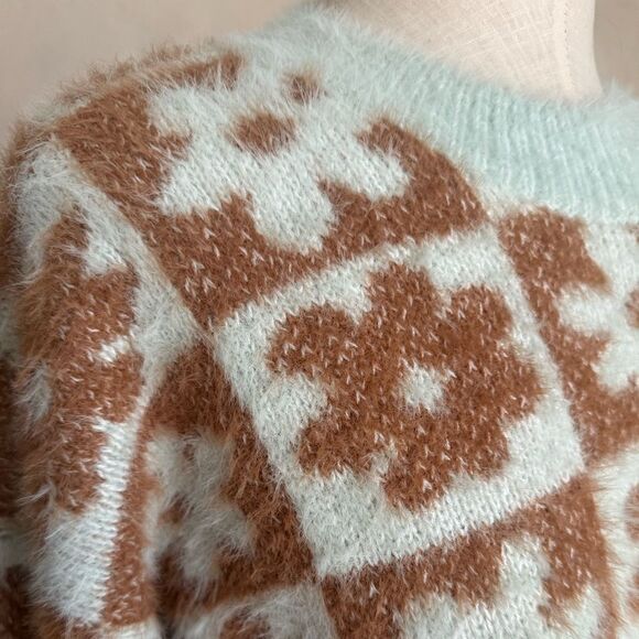 Women's SO Good For Life Preppy Crew Blue Brown Fuzzy Floral Sweater size Small - Picture 6 of 9